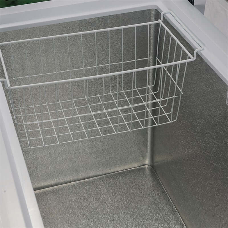 Kichking Bluelinetech BCF7FA 7.0 Cu ft Small Chest Freezer White with Wire Storage Basket Deep Freezer